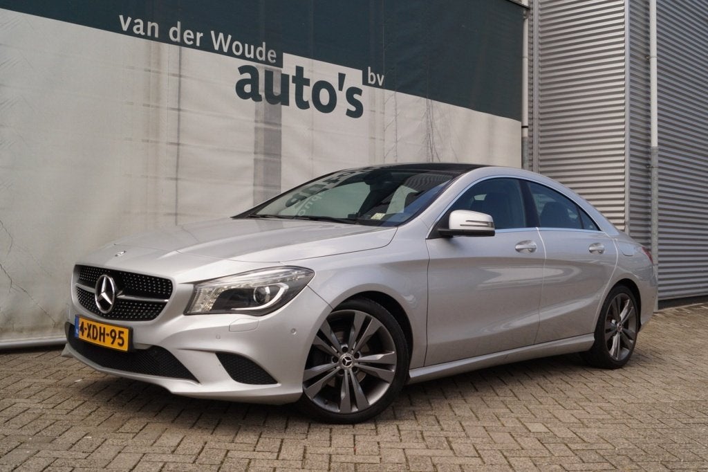 Mercedes-Benz CLA-Klasse 180 Ambition -LEER-NAVI-PDC-XENON-C, Auto's, Voorwielaandrijving, CLA, Gebruikt, Euro 6
