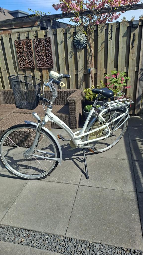 Witte Batavus Foxtrot Damesfiets - Goede Staat, Fietsen en Brommers, Fietsen | Dames | Damesfietsen, Gebruikt, Batavus, Ophalen of Verzenden