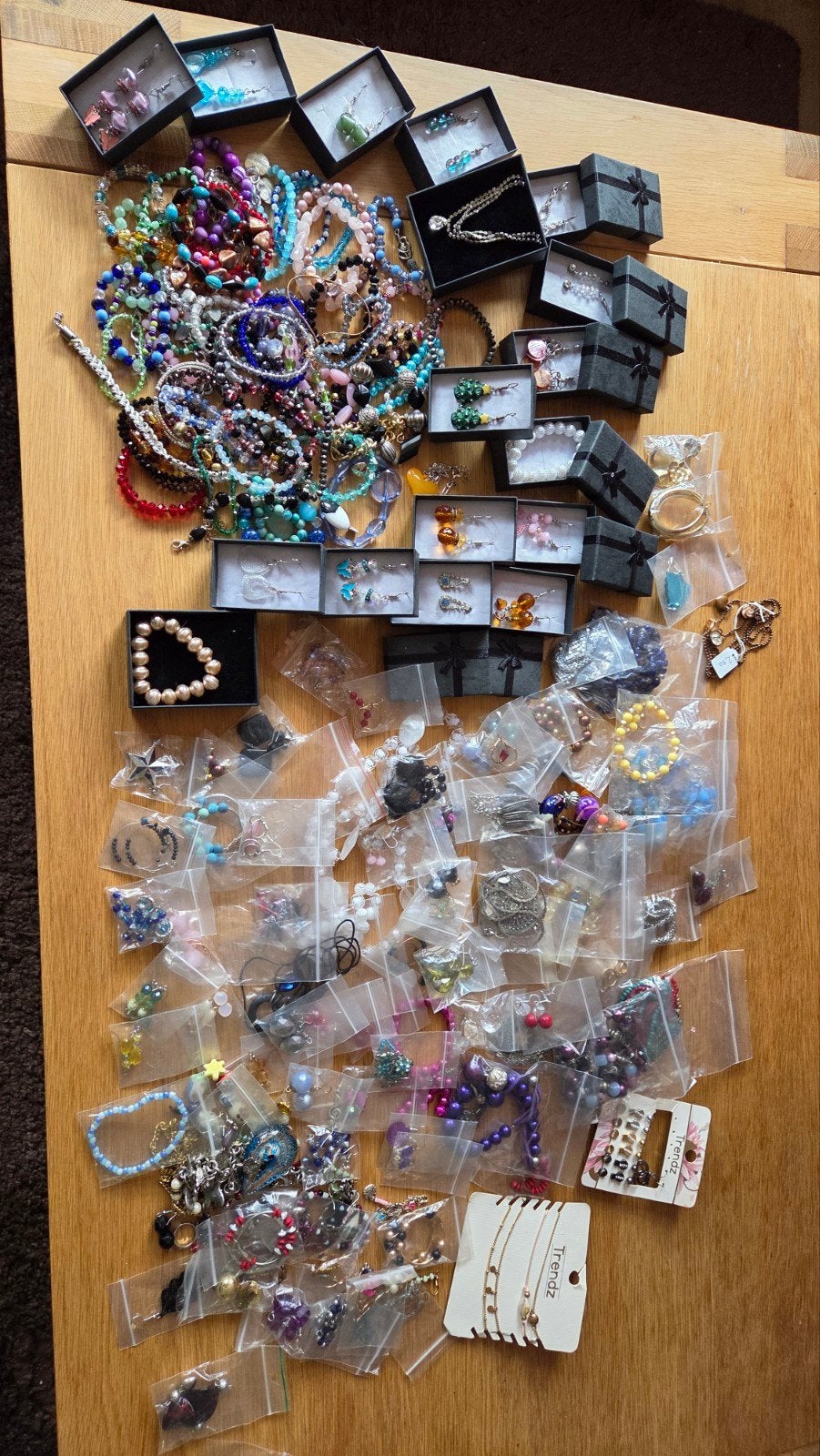 Grote collectie kant-en-klare sieraden voor verkoop, Sieraden, Tassen en Uiterlijk, Ophalen of Verzenden, Nieuw