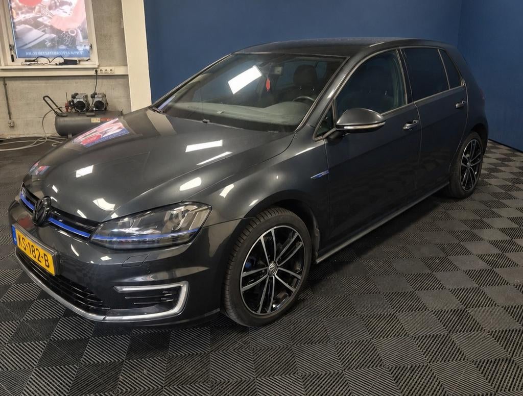 Volkswagen Golf 1.4 TSI Phev 204pk 5D DSG 2016 Zwart, Zwart, 1395 cc, 1499 kg, 149 pk