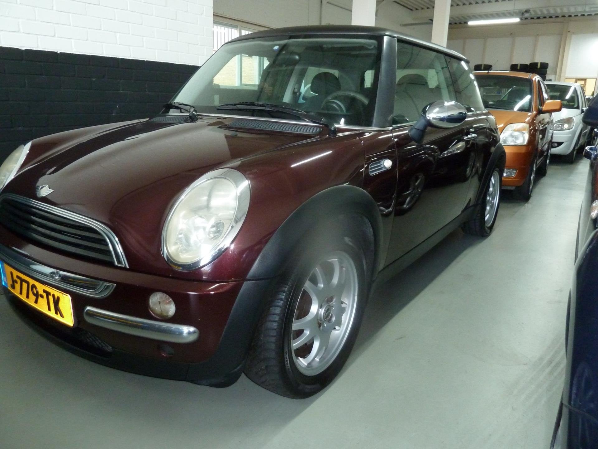 Mini Mini 1.6 One airco nieuwe apk, Auto's, Voorwielaandrijving, 15 km/l, Gebruikt, 4 cilinders