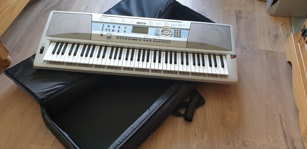 KEYBOARD +STEVIGE TAS, Ophalen, Zo goed als nieuw, 76 toetsen, Overige merken