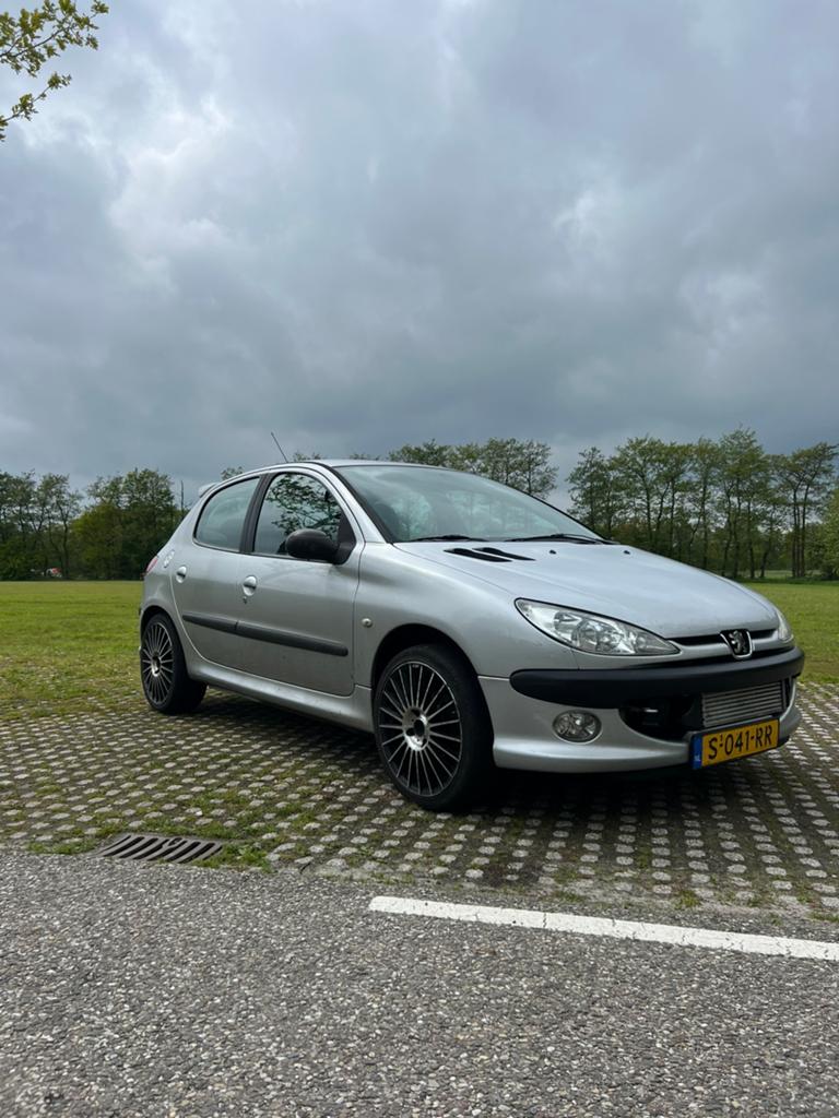 Peugeot 206 1.4 HDI | MOET WEG | Stage 2 | alles aangepakt, Auto's, Voorwielaandrijving, 4 cilinders, 96 €/maand, Leder en Stof