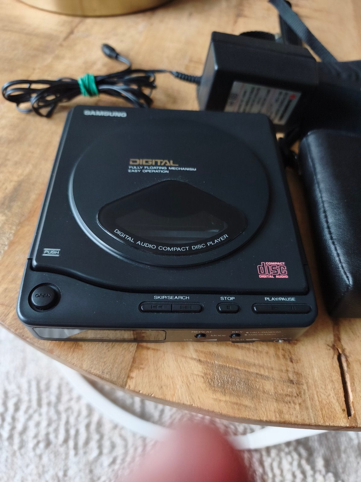 Samsung My CD-2 draagbare CD-speler met adapter en hoesje, Audio, Tv en Foto, Cd-spelers, Ophalen of Verzenden, Gebruikt, Overige merken