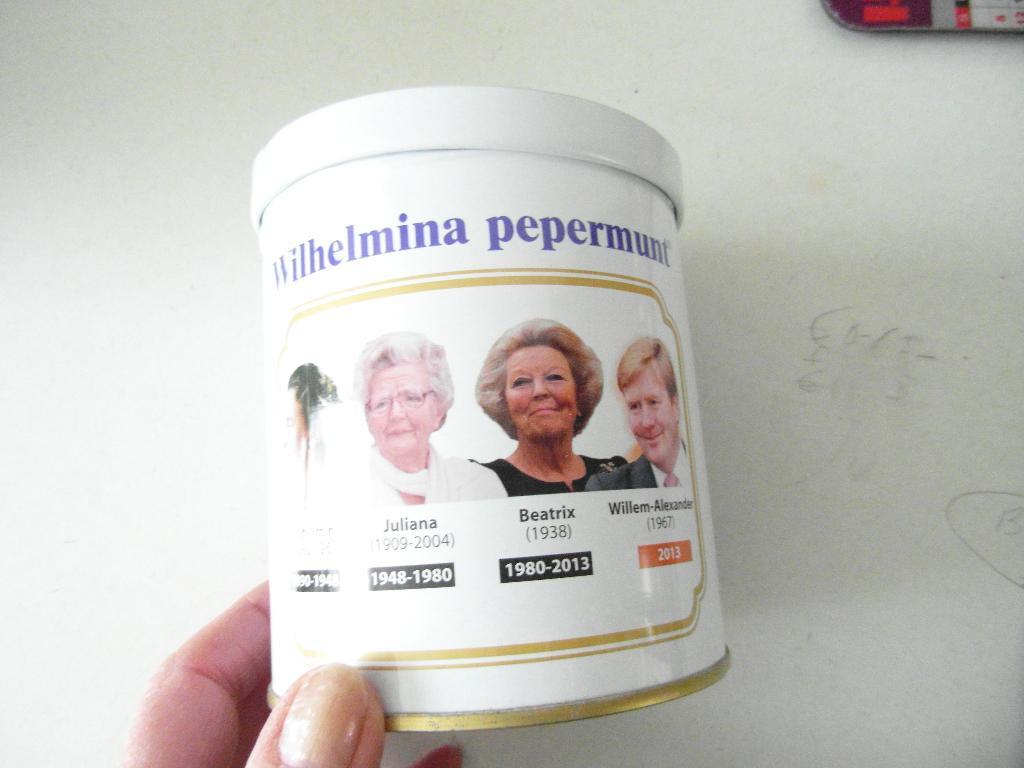 Blik  Wilhelmina en prinselijke foto's, Verzamelen, Koninklijk Huis en Royalty, Ophalen of Verzenden, Gebruikt, Kaart, Foto of Prent