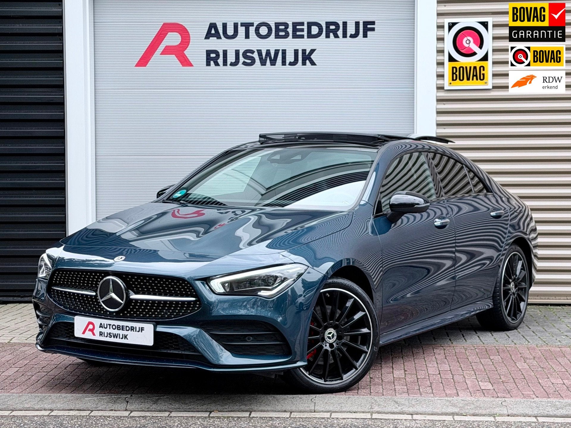 Mercedes-Benz CLA-klasse 250 e AMG Pano/360/Sfeer/Blindspot, Auto's, Gebruikt, 4 cilinders, Blauw, Alcantara