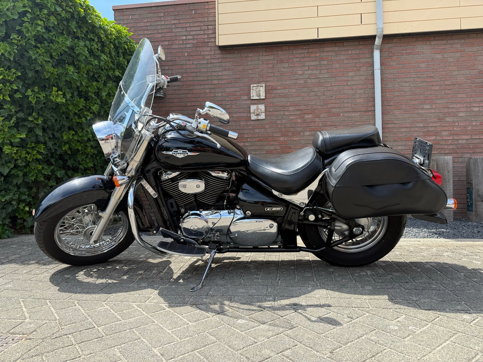Suzuki VL800 Intruder - Comfortabele Chopper, Cardan-aandrijving, 2 cilinders, Gebruikt, Particulier
