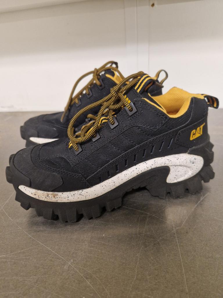 NIEUWE wandel schoenen van CAT maat 38, Zwart, Nieuw, Wandelschoenen, Ophalen of Verzenden