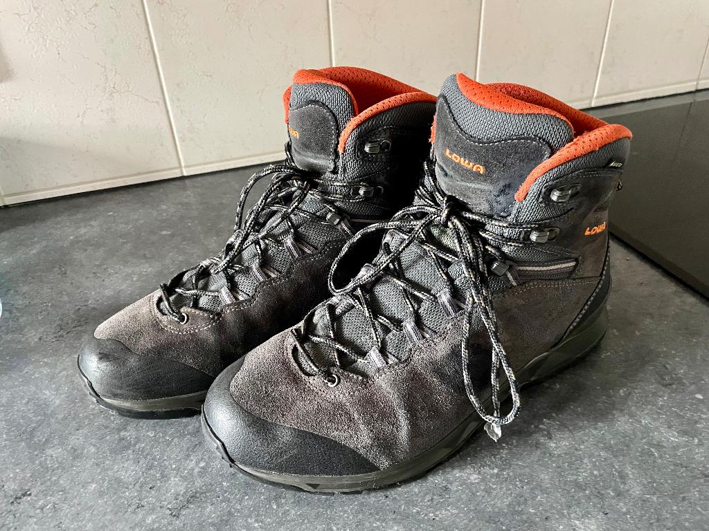 LOWA BERGSCHOENEN / WANDELSCHOENEN maat 44 - WD014, Kleding | Heren, Schoenen, Gedragen, Wandelschoenen of Bergschoenen, Zwart
