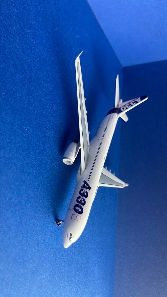 Airbus A330 house livery schaal 1:400, Ophalen of Verzenden, Zo goed als nieuw, Schaalmodel