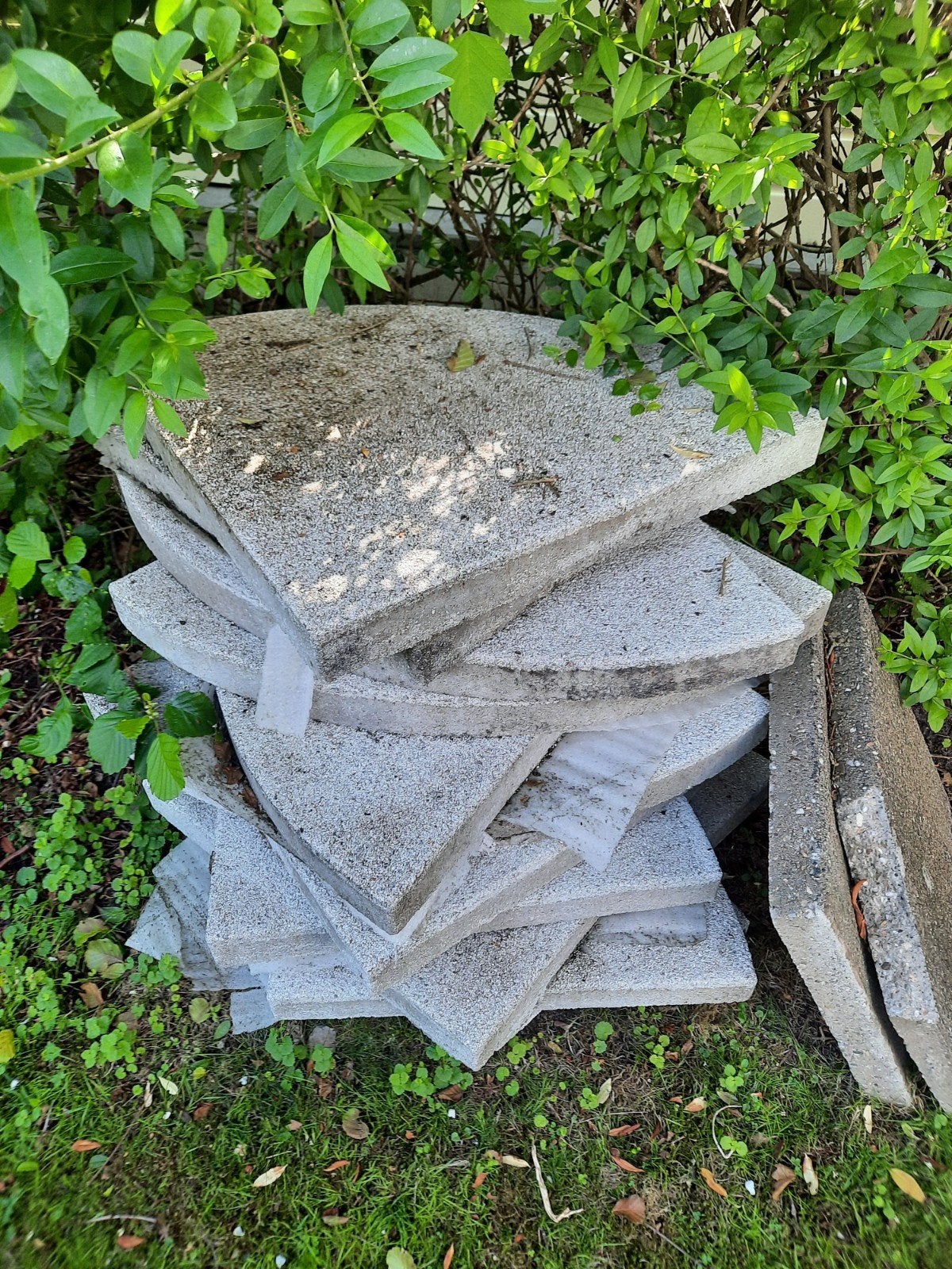 Tekoop kwartronde tegels ., Ophalen of Verzenden, Beton, Terrastegels