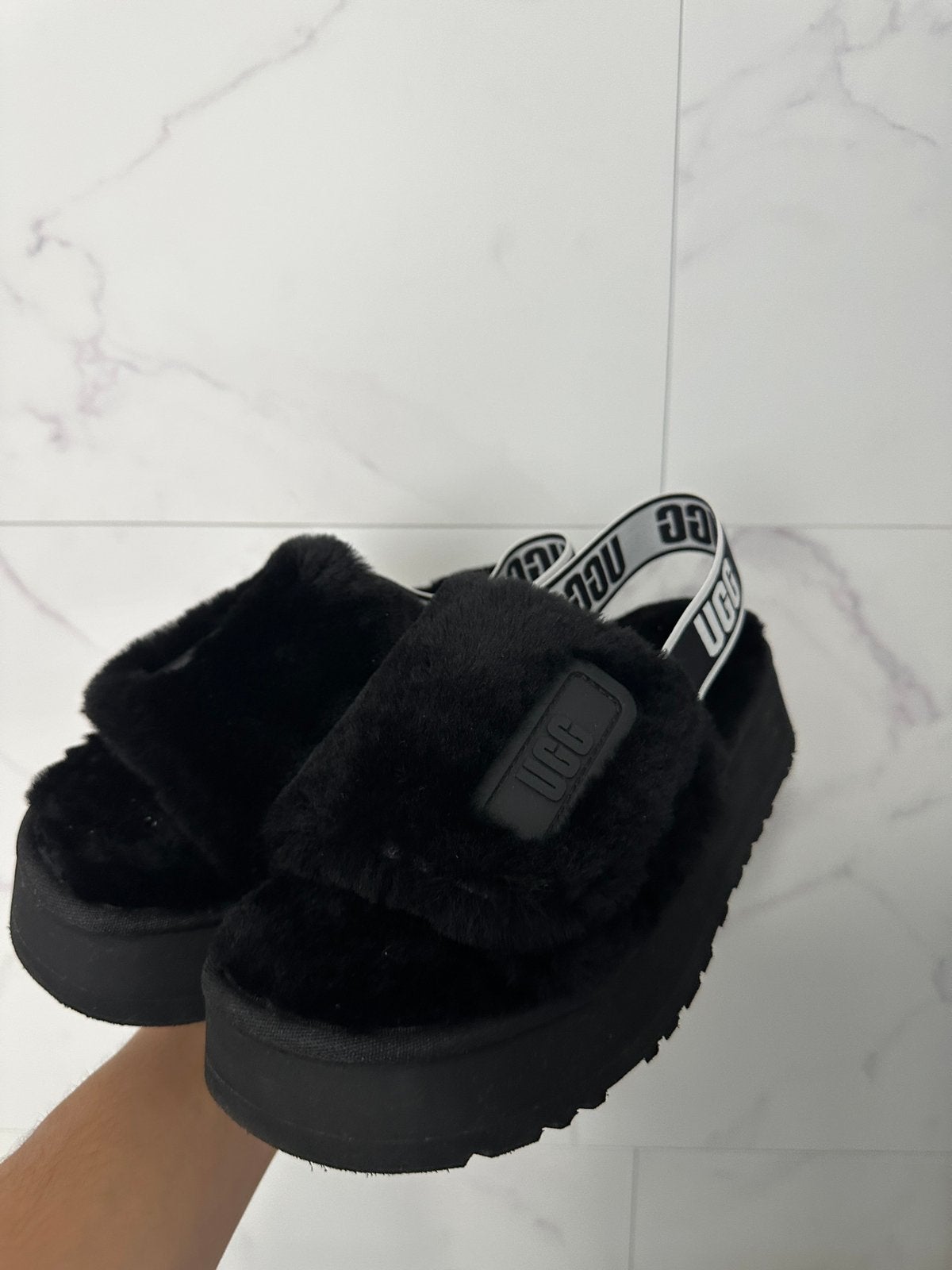 Nieuwe UGG Disco Slide Zwart – Maat 40 – Ongebruikt met doos, Slippers, Zwart, Nieuw, Ophalen of Verzenden