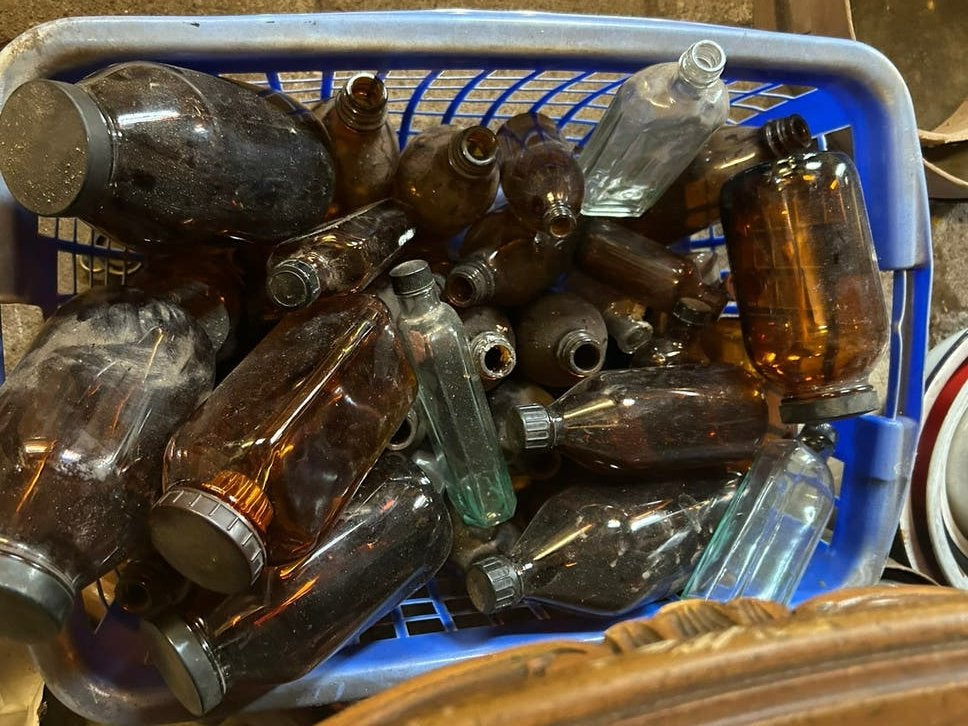 Diverse apothekers flesjes, Antiek en Kunst, Ophalen