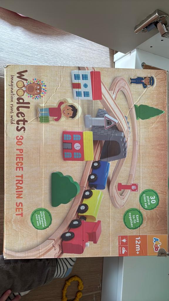 Houten treinset compleet, Kinderen en Baby's, Speelgoed | Houten speelgoed, Ophalen, Zo goed als nieuw