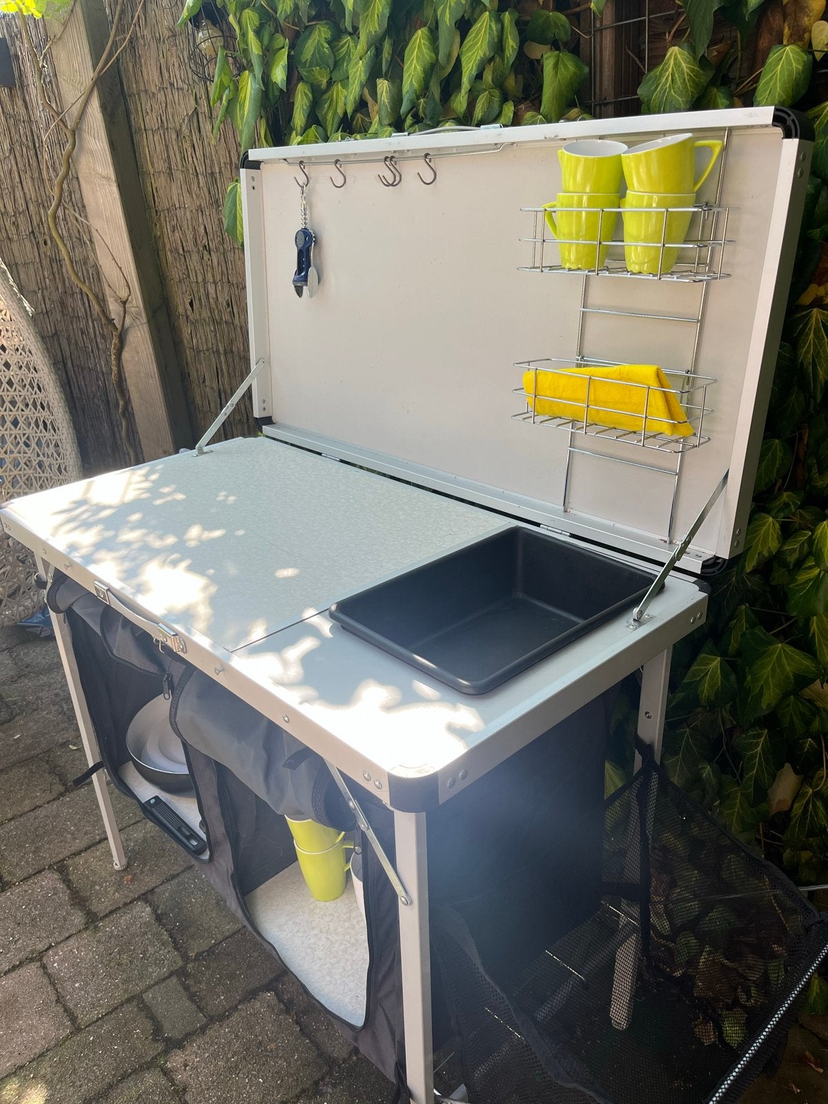 Campingkeuken met opbergruimte en accessoires, Ophalen, Zo goed als nieuw