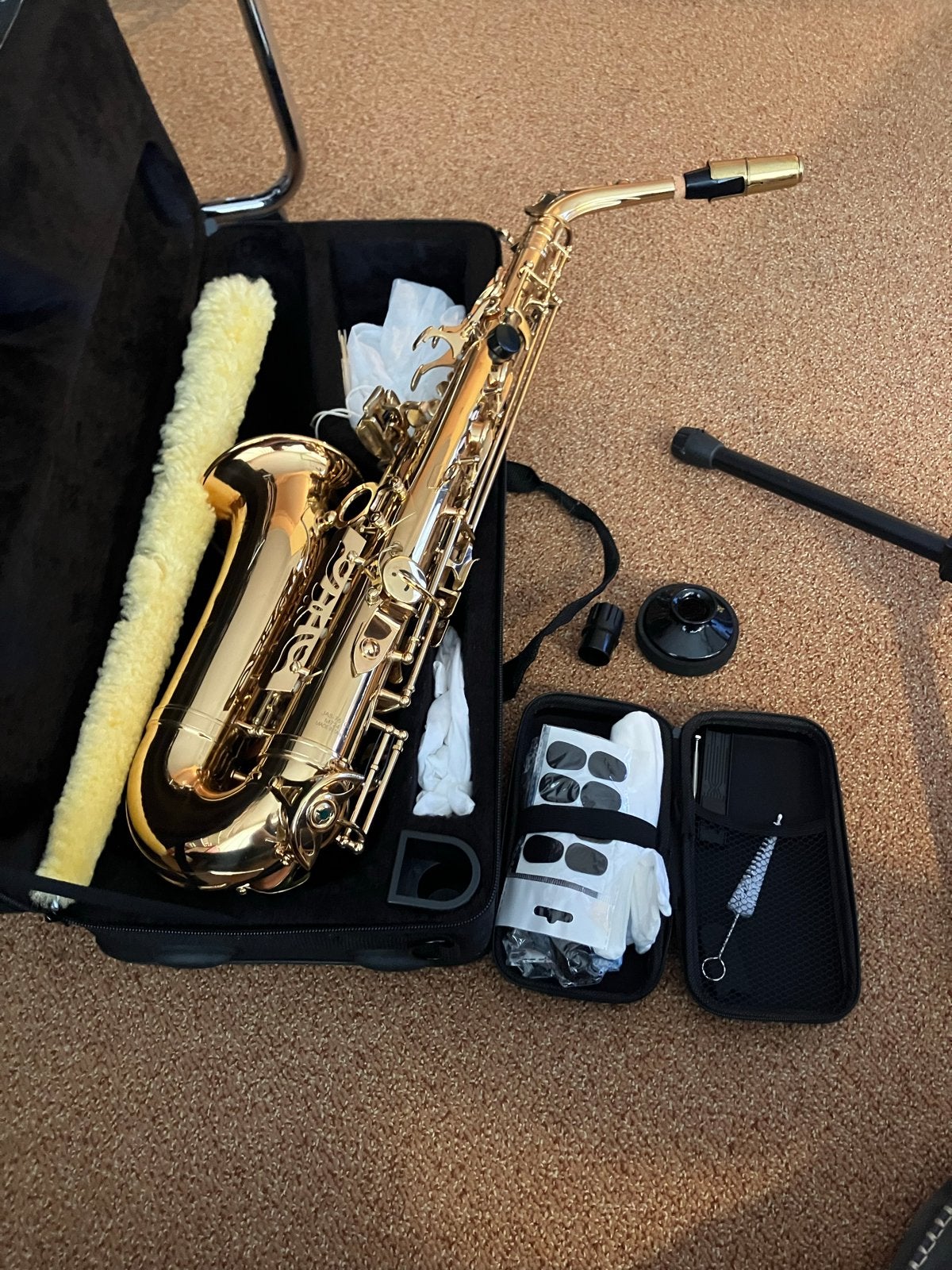 Jupiter Altsaxofoon JAS-767 GL met koffer en accessoires, Muziek en Instrumenten, Blaasinstrumenten | Saxofoons, Ophalen of Verzenden
