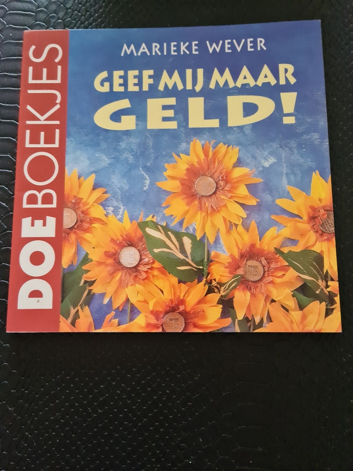 M. Wever - Geef mij maar geld!, Ophalen of Verzenden, Zo goed als nieuw, M. Wever