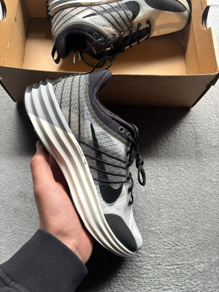 Nike lunar roam summit white black - maat 38,5 - nieuw, J, Wit, Nieuw, Ophalen of Verzenden