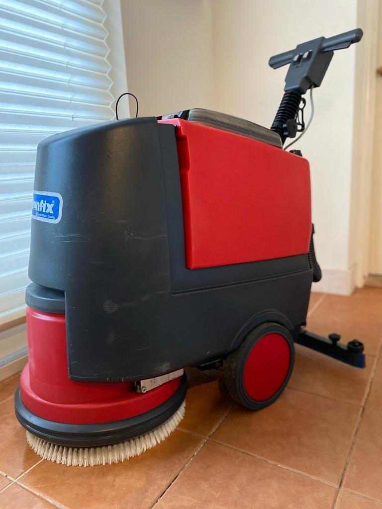 Gebruikte schrob-/zuigmachine Cleanfix RA 431 IBC, Doe-het-zelf en Verbouw, Reinigingsmachines, Ophalen, Gebruikt, Schrobmachine
