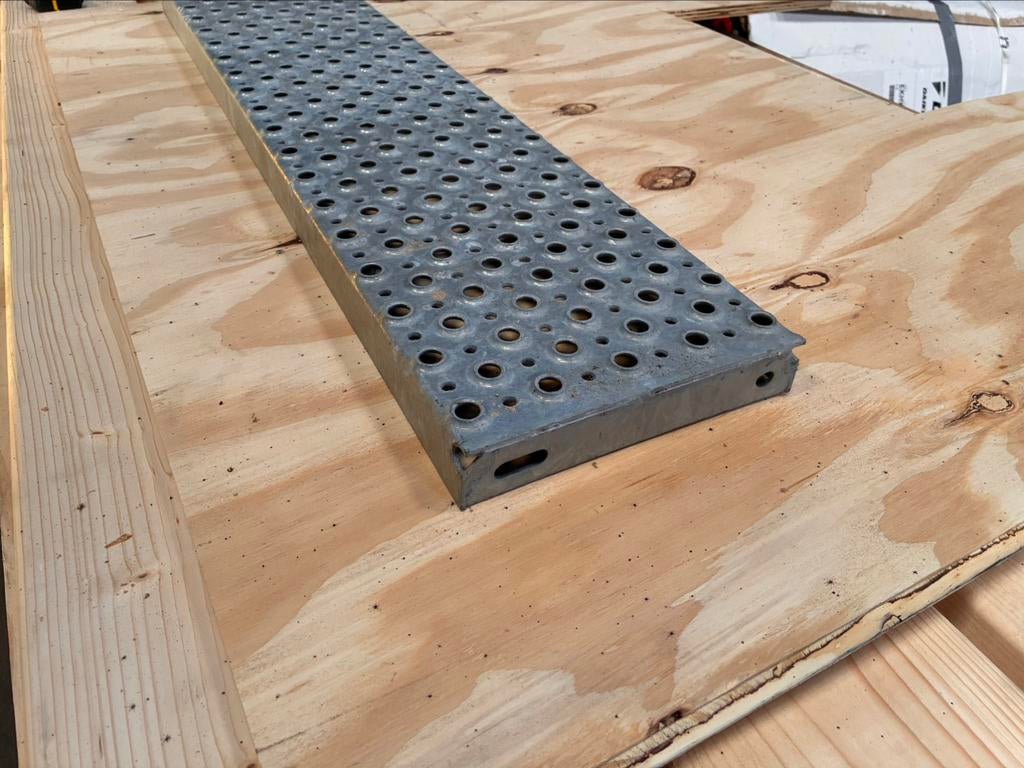 Verzinkte stalen traptreden, Doe-het-zelf en Verbouw, Metalen, Ophalen, Nieuw, IJzer