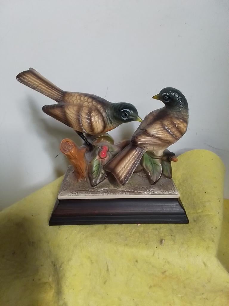 14862) mooi ceramisch beeldje  met 2 vogels  17x17cm, Ophalen of Verzenden, Zo goed als nieuw, Dier