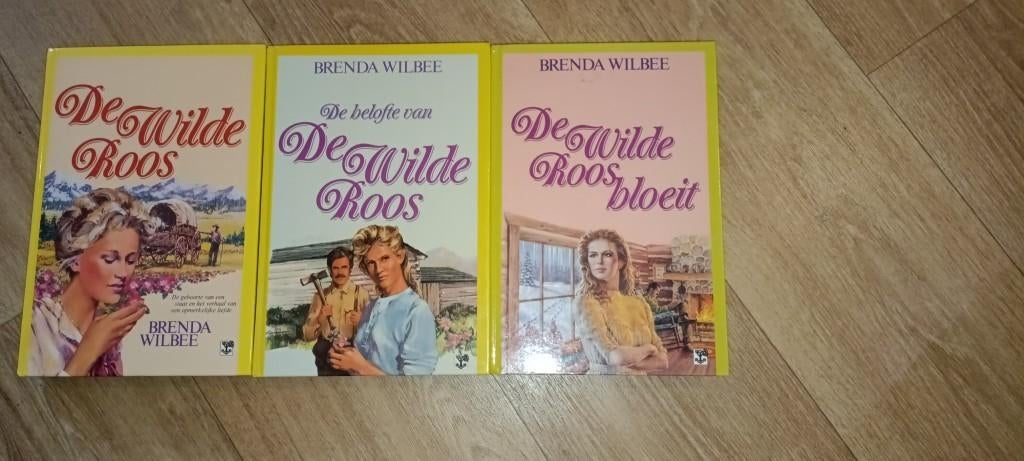 Wilbee,Brenda- Serie De Wilde Roos - De 3 boeken voor 9,99 !, Ophalen of Verzenden, Gelezen, Brenda Wilbee, Nederland
