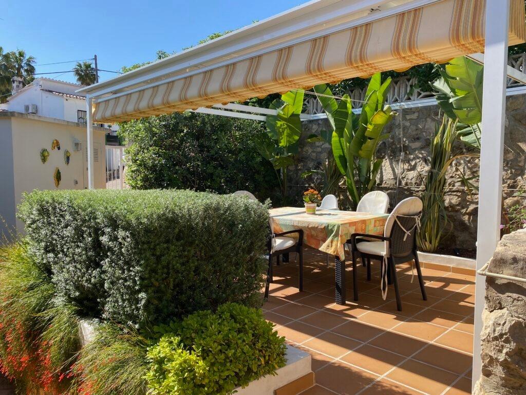 Foto 3 van Vrijstaande 4-persoons bungalow met privézwembad in Denia (M