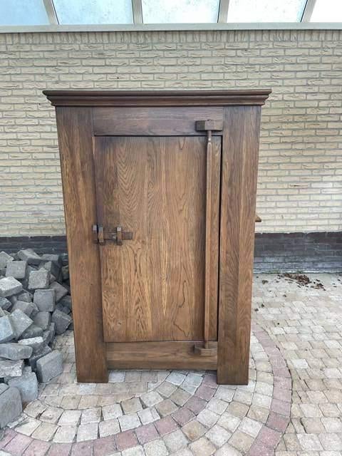 Authentieke antieke broodkast, Ophalen