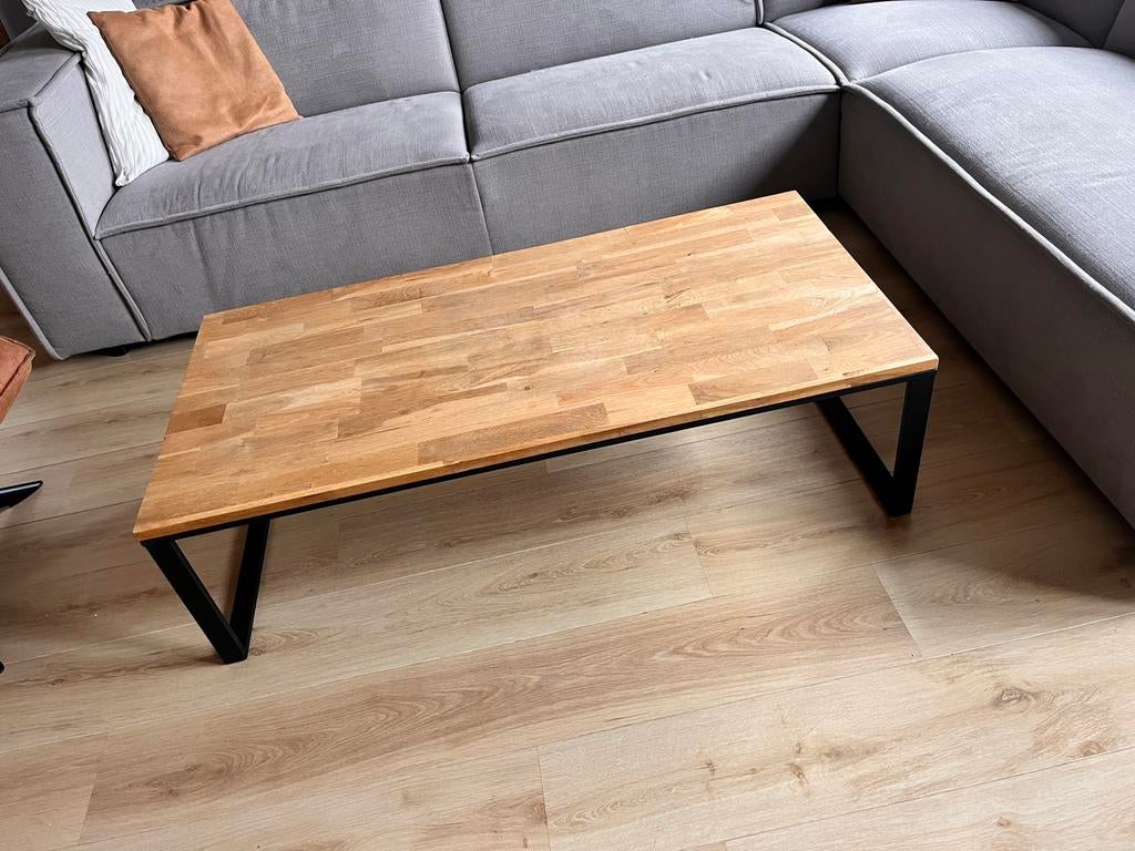 Houten salontafel met metalen zwart frame, Huis en Inrichting, Ophalen, Gebruikt, 100 tot 150 cm, Eikenhout
