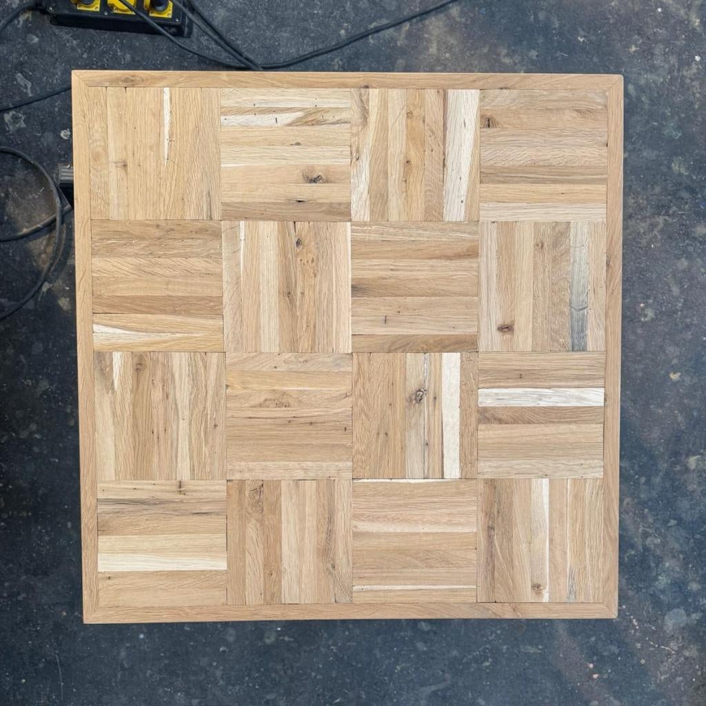 Blad Eikenhout voor bistrotafeltje ( 68,5 bij 68,5), I am Recycled, 50 tot 100 cm, Hatertseweg 23, Info@iamrecycled.nl
