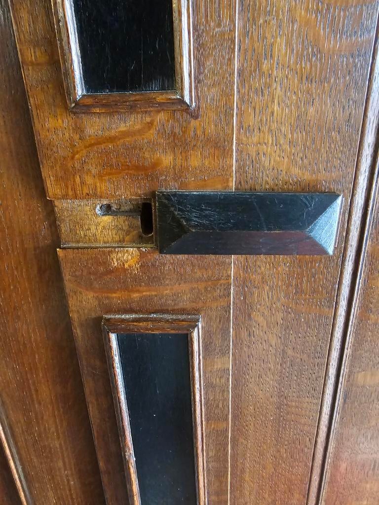 Antieke kast met houtsnijwerk, Ophalen of Verzenden