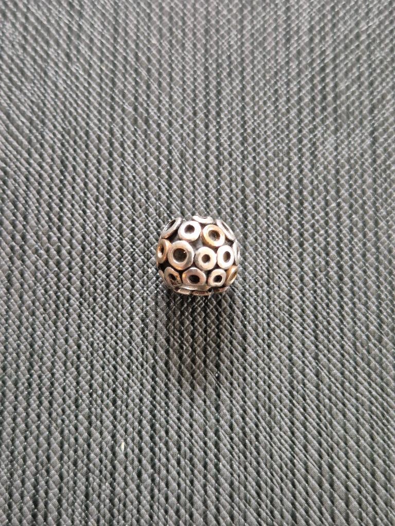 Originele Pandora ‘O’ charm, Sieraden, Tassen en Uiterlijk, Bedels, Gebruikt, Pandora, Ophalen of Verzenden, 1 bedel