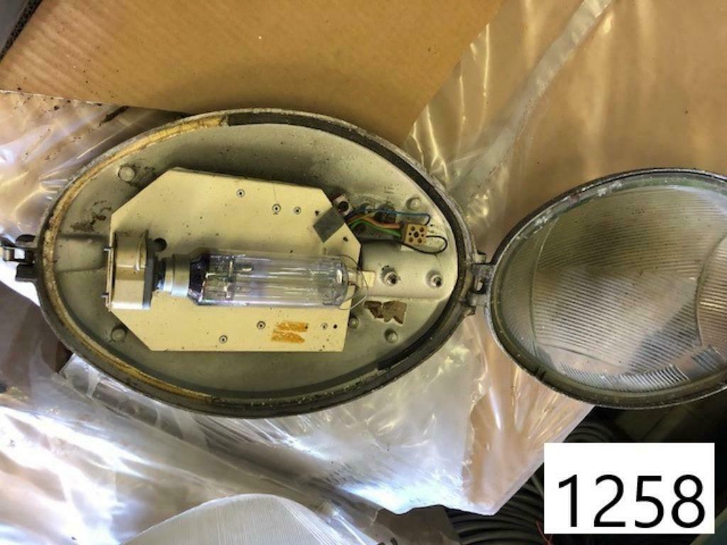 1132. Straatverlichting / buitenlamp / sportveldverlichting, Ophalen, Gebruikt, Minder dan 50 watt, Netvoeding