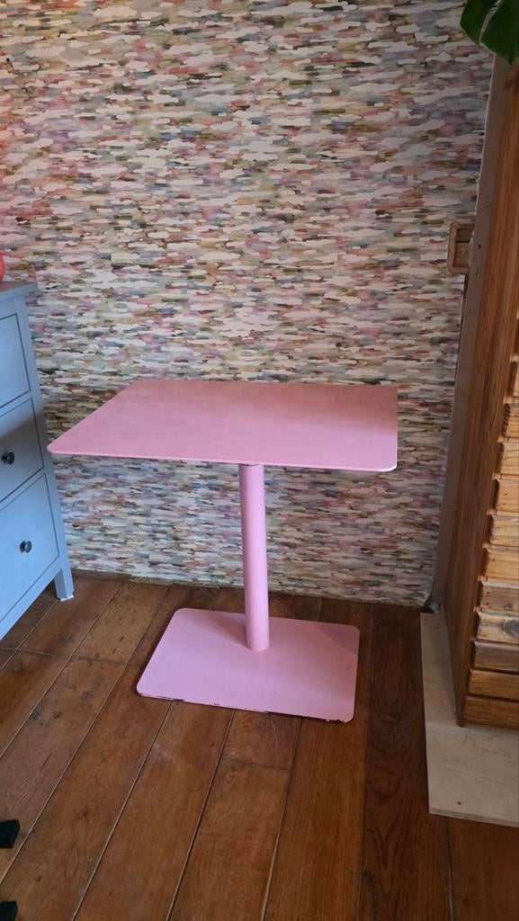 Bureau hoogteverstelbaar 68x50cm roze, Ophalen, In hoogte verstelbaar, Gebruikt