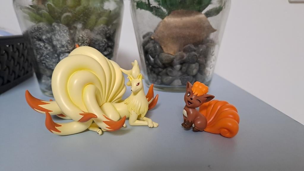 Pokémon scale world figuren Ninetales en Vulpix, Ophalen of Verzenden, Zo goed als nieuw