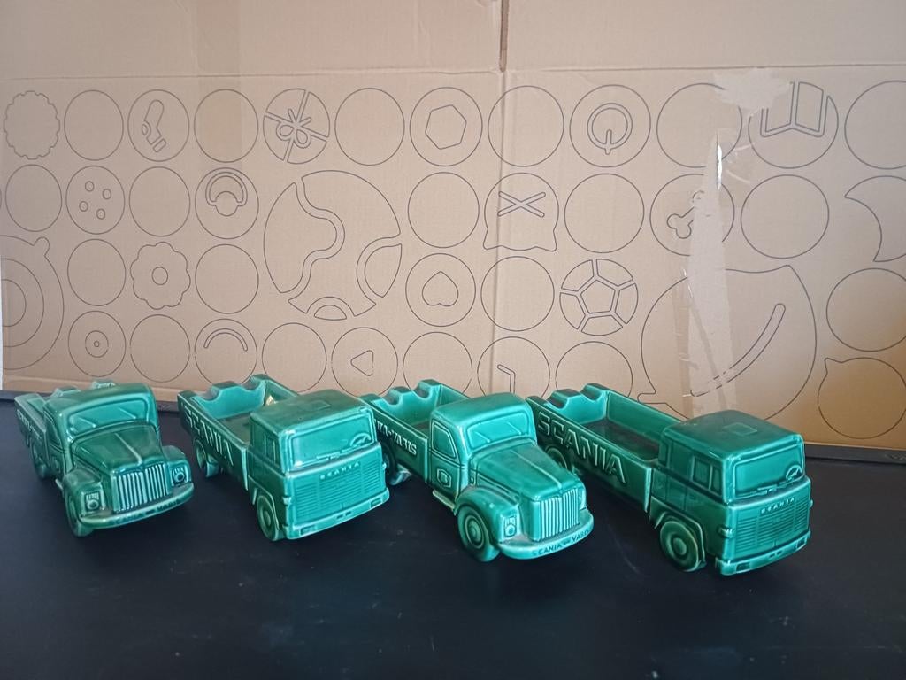Gevraagd asbakken  van vrachtwagens, Ophalen of Verzenden, Bus of Vrachtwagen, Lion Toys