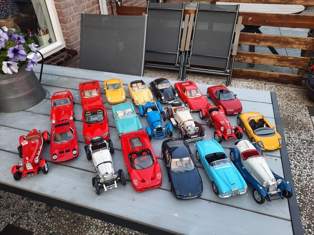 20 model auto's meest bburago, Hobby en Vrije tijd, Modelauto's | 1:18, Ophalen, Gebruikt, Auto, Bburago