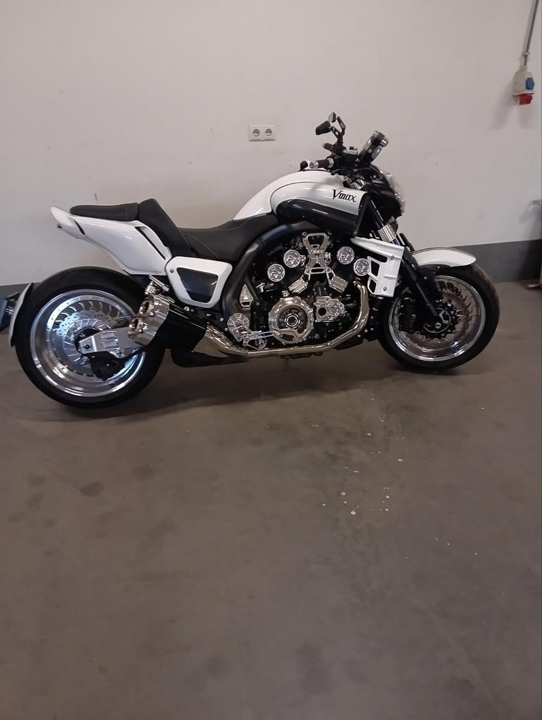 Yamaha v-max 1700, Particulier, Naked bike