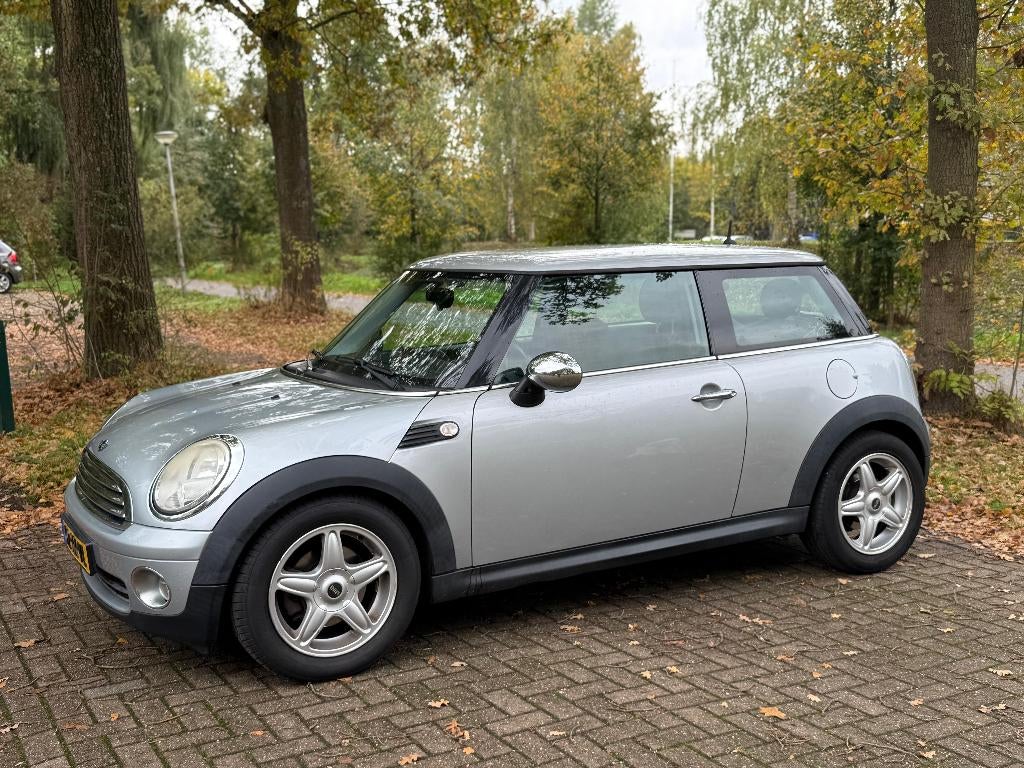 NIEUWE KETTING Mini Cooper 1.6 2007 Grijs Pepper, Auto's, Voorwielaandrijving, 4 cilinders, 4 stoelen, Alcantara