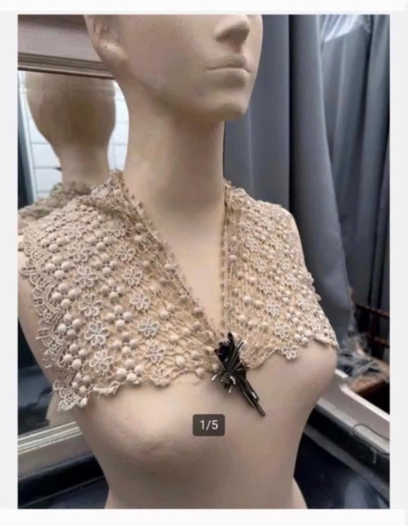 Antieke Kanten Sjaal met gratis engel Broche, Creme kleur, Ophalen of Verzenden, Dames