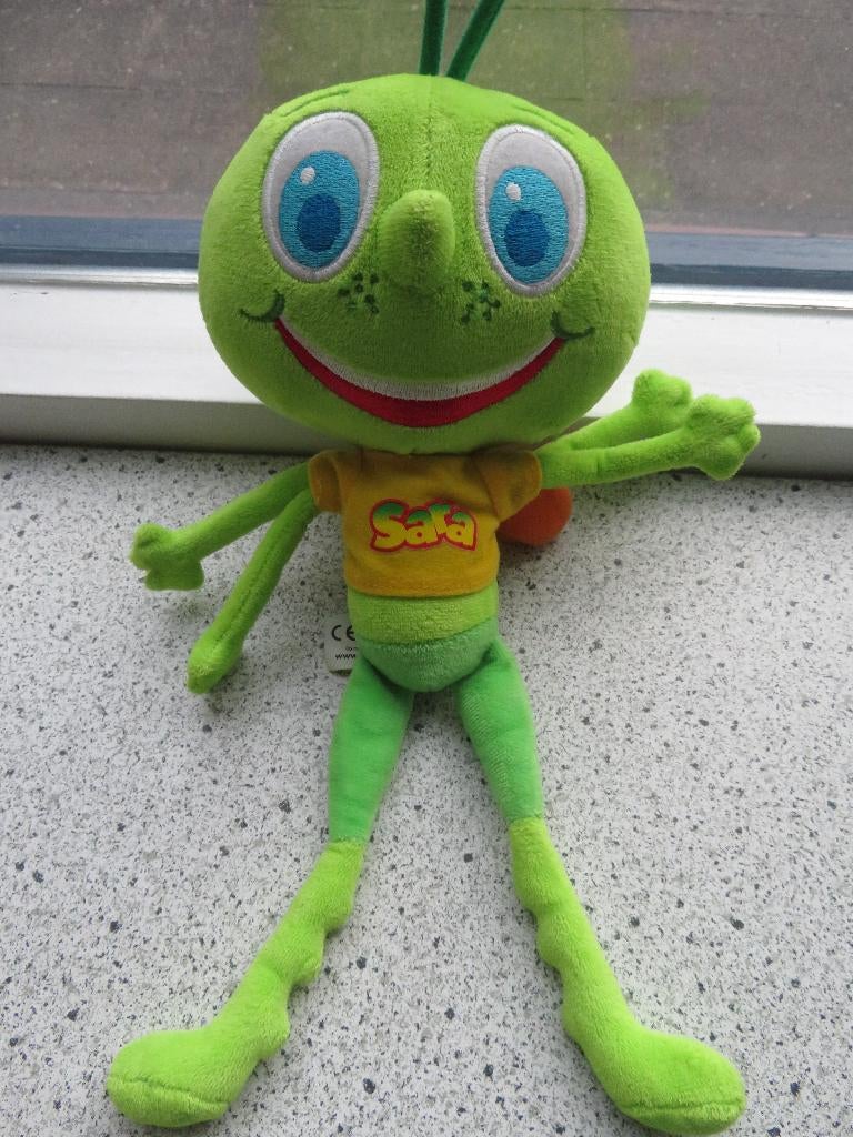 Sara Krekel Sprinkhaan Saraland met geel shirt meet ca 30 cm, Kinderen en Baby's, Speelgoed | Knuffels en Pluche, Groen, Overige typen
