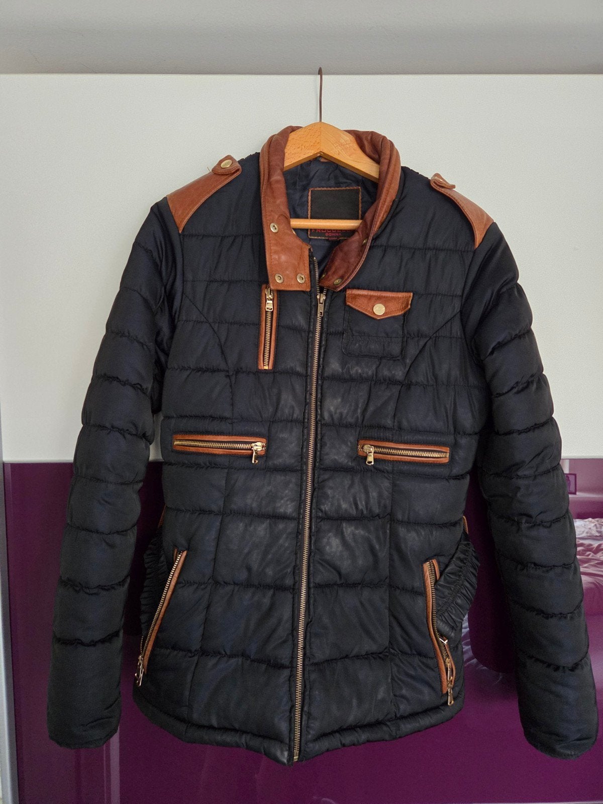 Froccella winterjas met echt leer - Italiaans design, Kleding | Dames, Jassen | Winter, Zwart, Maat 42/44 (L), Ophalen of Verzenden
