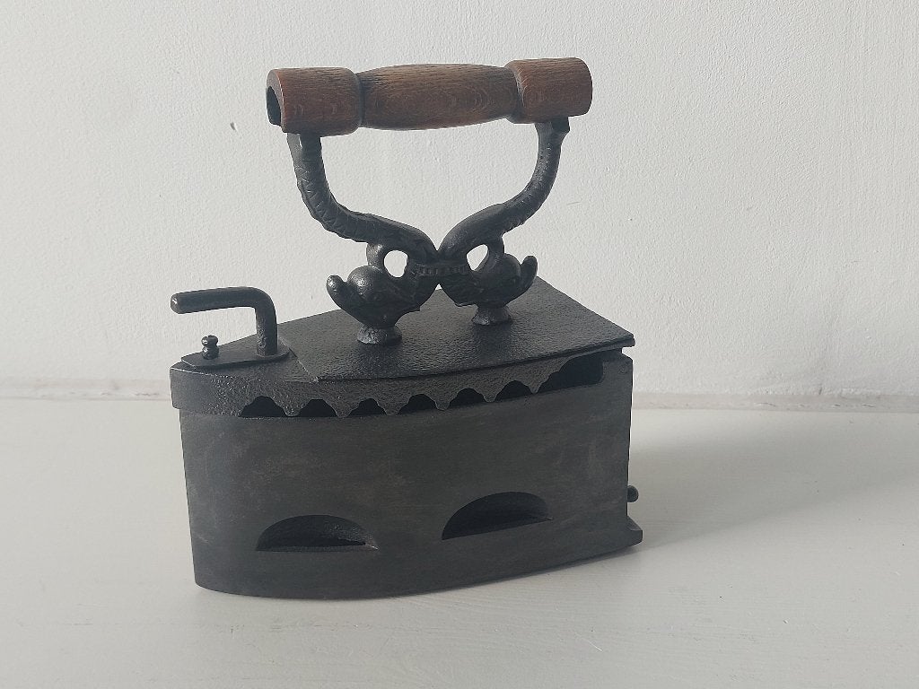 Antiek gietijzeren kolen strijkijzer, Ophalen of Verzenden