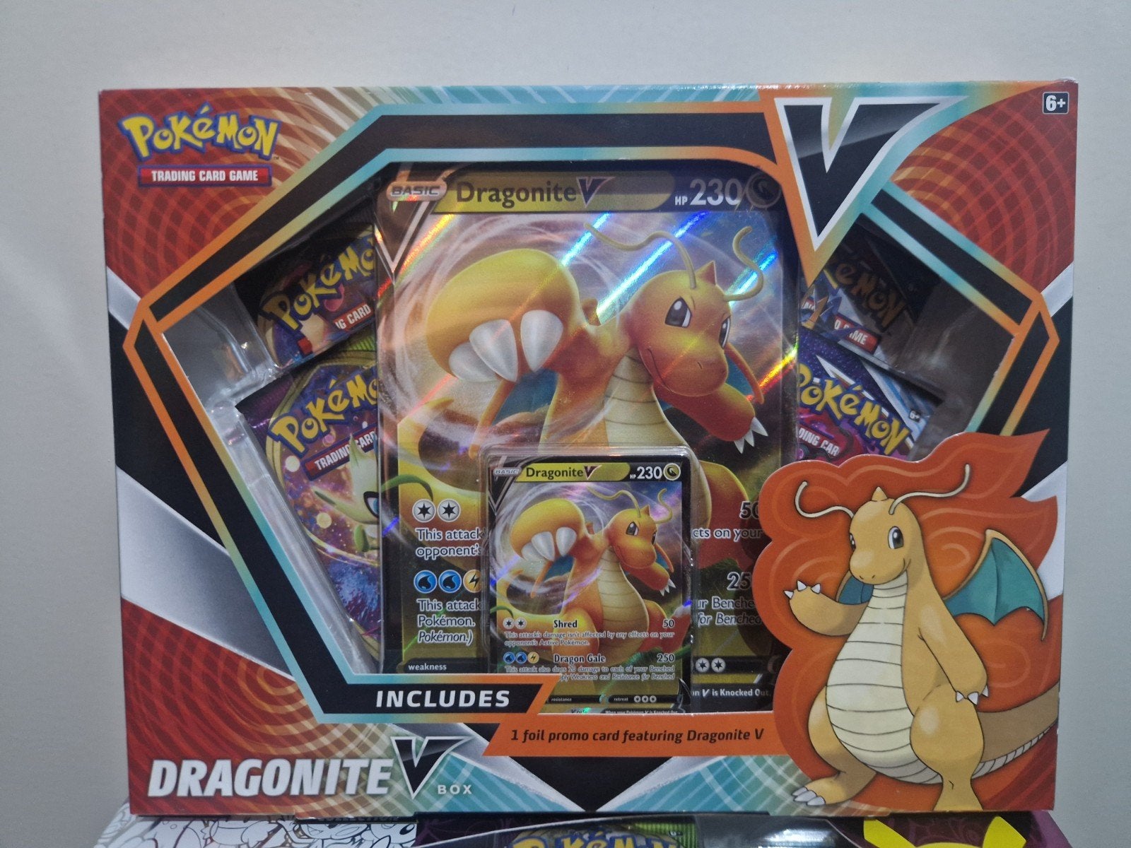 Dragonite V box sealed, Ophalen of Verzenden, Nieuw, Meerdere kaarten, Foil