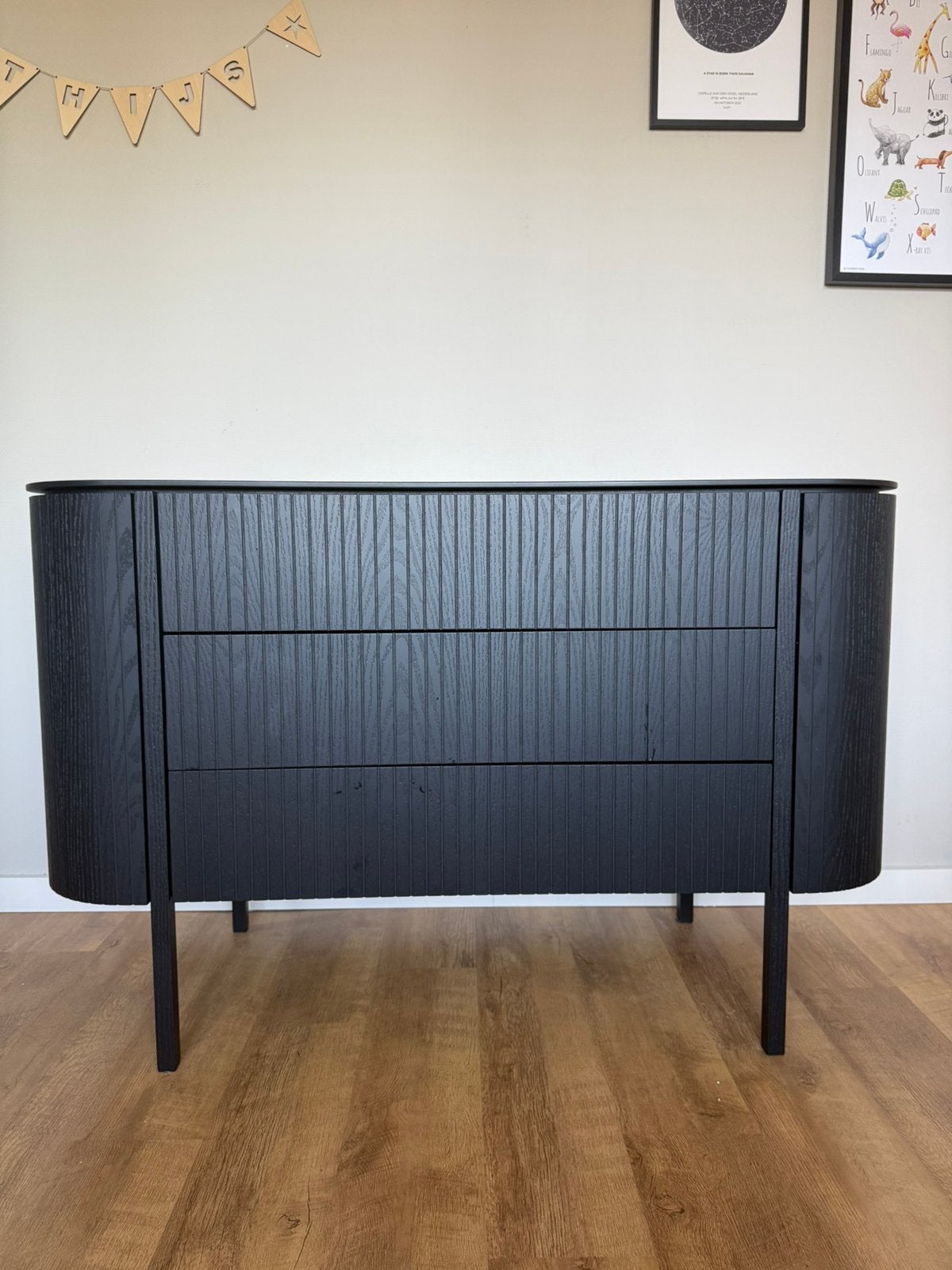 Kidsmill Grow Commode Black zwart houtnerf push to open, Ophalen, 50 tot 70 cm, Zo goed als nieuw, 75 tot 100 cm