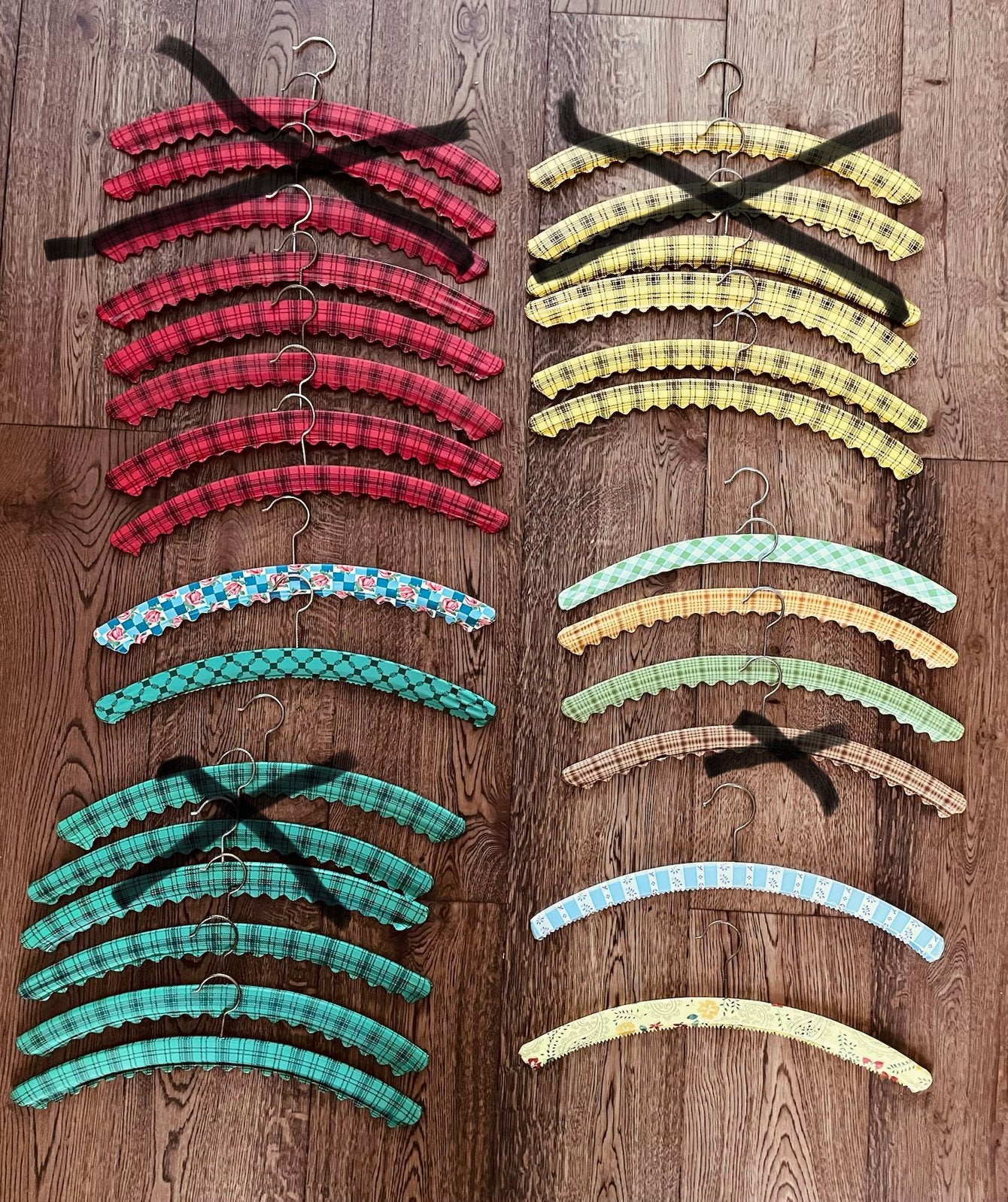 Nog 18 (!) vintage Kleerhangers - Diverse patronen /kleuren, Ophalen of Verzenden, Gebruikt, Overige materialen, Kinderen en Volwassenen