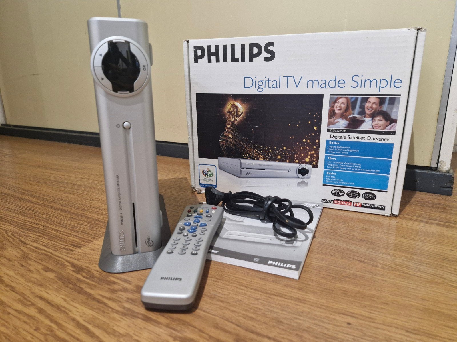 Philips DSR 2211/03 Digitale Satelliet Ontvanger, Ophalen of Verzenden, Zo goed als nieuw, Decoder