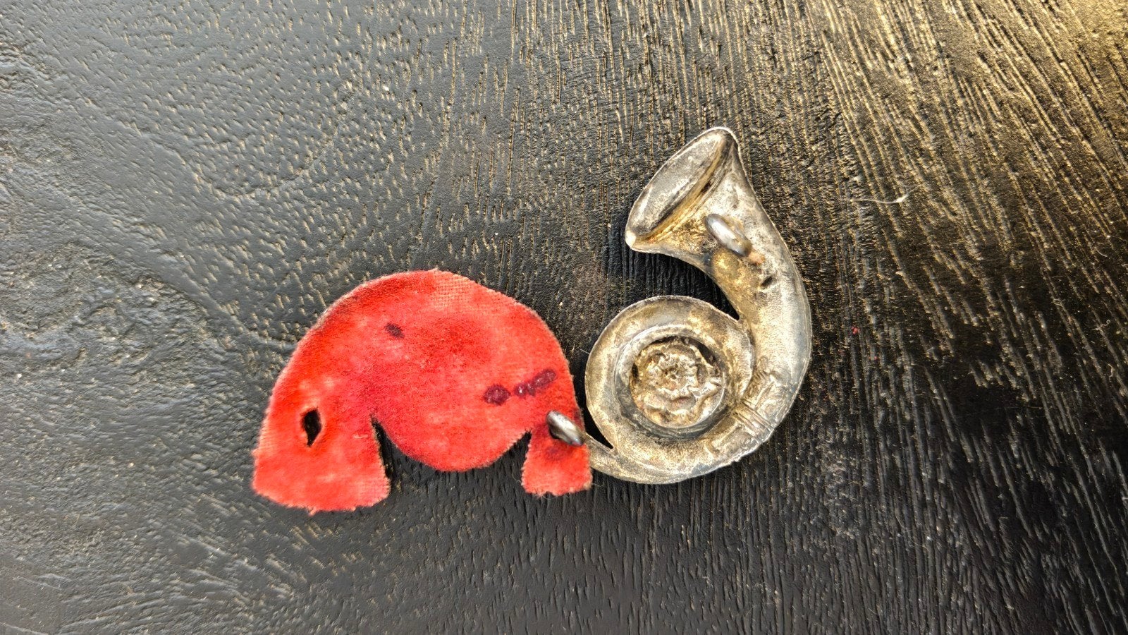 Originele WW2 Zilveren  KOYLI Officer's cap badge, Holland., Ophalen of Verzenden, Landmacht, Engeland, Embleem of Badge