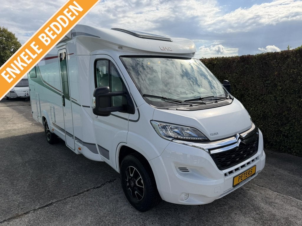 LMC Tourer 660 G - Enkele bedden, Achteruitrijcamera, Ringverwarming, Tot en met 3, 6 tot 7 meter