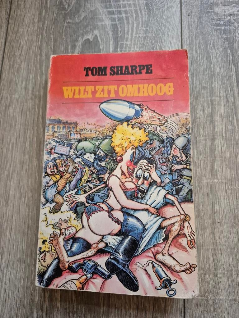 Tom Sharpe - Wilt Zit Omhoog (Paperback), Boeken, Romans, Gelezen, Europa overig, Ophalen of Verzenden